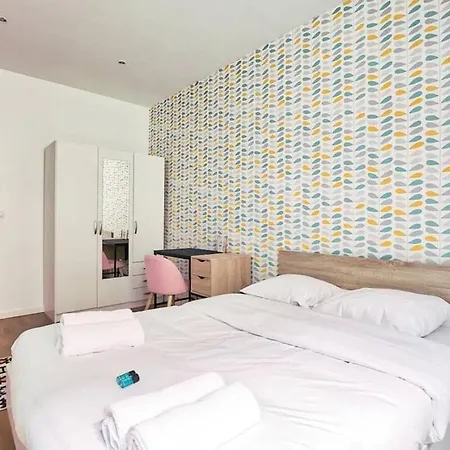 Grand Madrid - Pied-a-terre 8e 10p