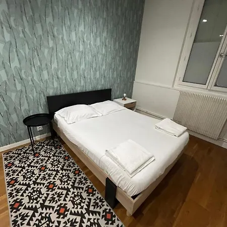 Grand Madrid - Pied-a-terre 8e 10p Παρίσι