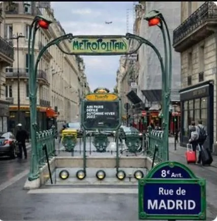 Grand Madrid - Pied-a-terre 8e 10p * Parijs